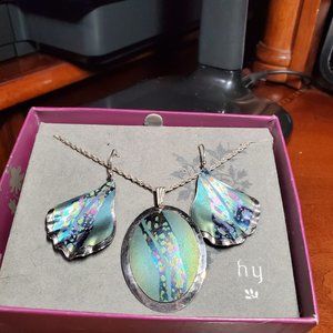 Holly Yashi Pendant and earrings